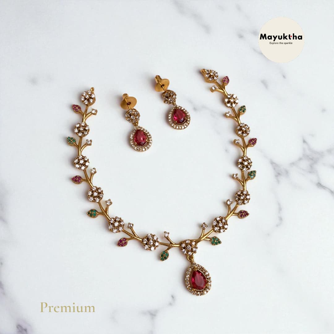 Premium Victorian Flower Necklace